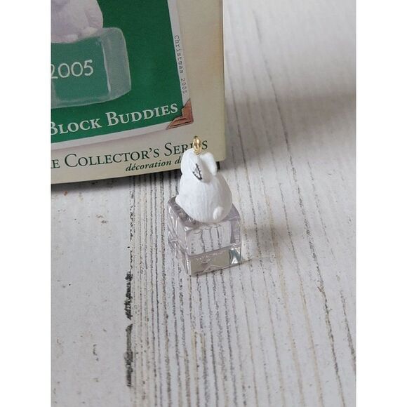 Hallmark ice Block Buddies 2005 Mini ornament Xmas bunny rabbit - Picture 4 of 5